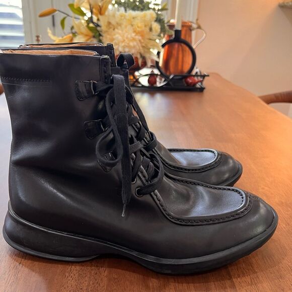 Tod’s Men’s Size 10 Classic Black Leather Ankle Boots – Luxury Dress Shoes